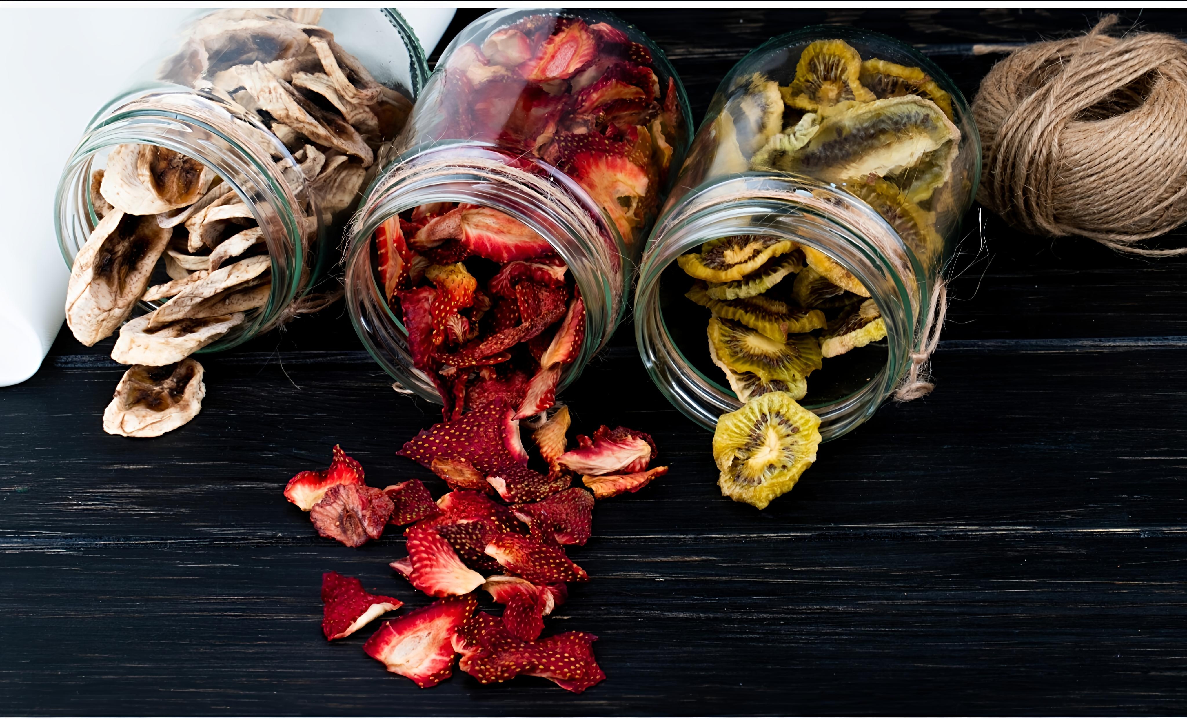 Dehydrated fruits jars